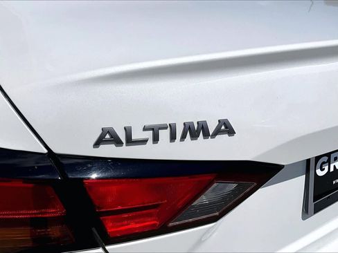 Certified 2024 Nissan Altima 2.5 SR FWD image 30