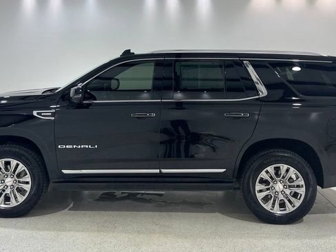 Used 2024 GMC Yukon Denali w/ Advanced Technology Package AWD/4WD image 2