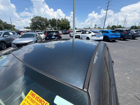 Used 2017 Hyundai Elantra SE FWD image 19