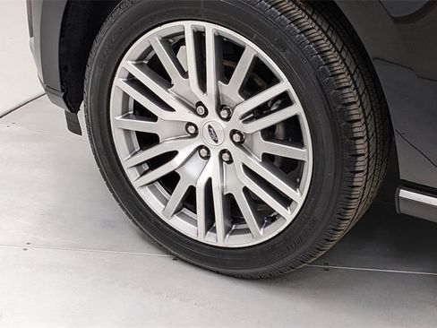 Certified 2022 Ford Expedition Max Limited image 5