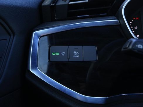 Used 2024 Audi Q3 2.0T Premium image 15