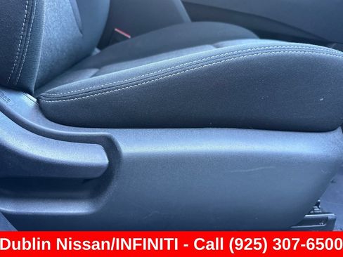 Used 2024 Nissan Rogue SV FWD image 23