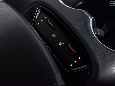 Used 2024 Toyota Venza Nightshade image 30