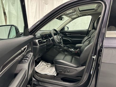Used 2025 Kia Telluride S image 10