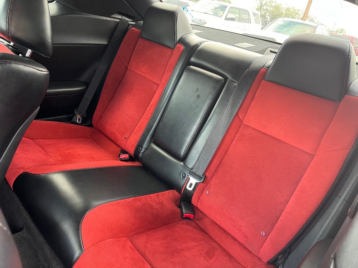 Used 2015 Dodge Challenger R/T Scat Pack w/ Leather Interior Group RWD image 12