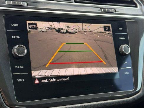 Used 2023 Volkswagen Tiguan SE w/ Panoramic Sunroof Package image 26