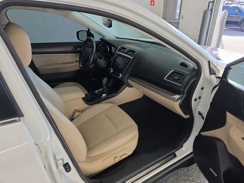Used 2018 Subaru Outback 2.5i Limited image 9