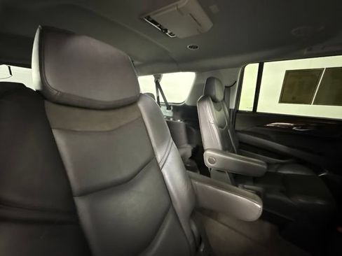 Used 2018 Cadillac Escalade ESV Premium Luxury AWD/4WD image 34
