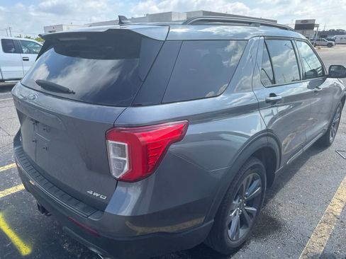 Used 2023 Ford Explorer XLT w/ Equipment Group 202A AWD/4WD image 12