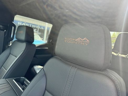 Certified 2025 Chevrolet Silverado 1500 High Country w/ Technology Package AWD/4WD image 20