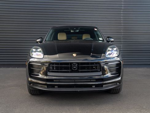 Used 2025 Porsche Macan image 25