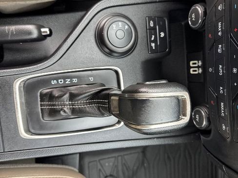 Used 2019 Ford Ranger Lariat w/ Equipment Group 501A Mid image 4