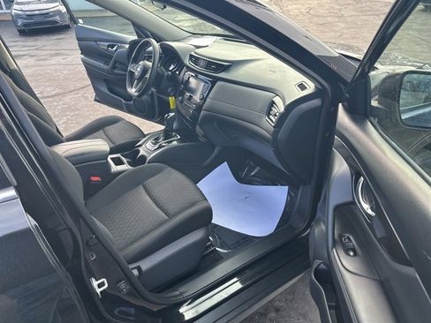 Used 2018 Nissan Rogue S image 17