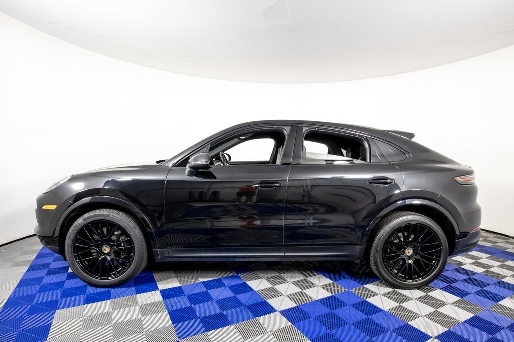 Used 2023 Porsche Cayenne Platinum Edition AWD/4WD image 8