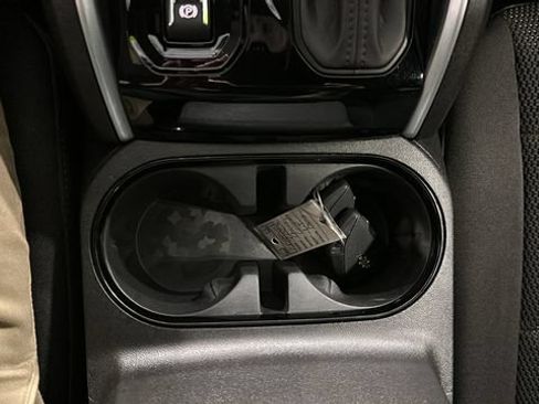 Used 2023 Chevrolet Colorado LT AWD/4WD image 19