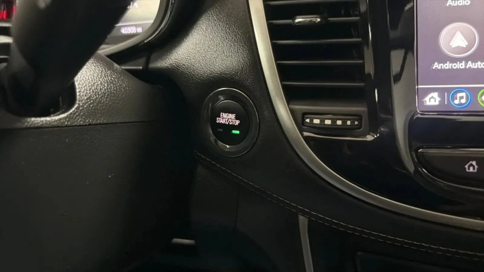 Used 2018 Chevrolet Trax LT w/ LT Convenience Package FWD image 15