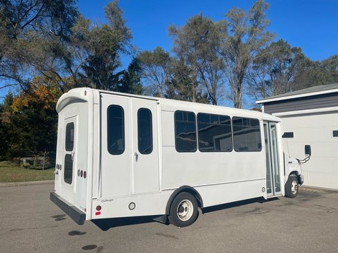 Used 2019 Ford E-450 and Econoline 450 Super Duty w/ Shuttle Bus Prep Package image 7