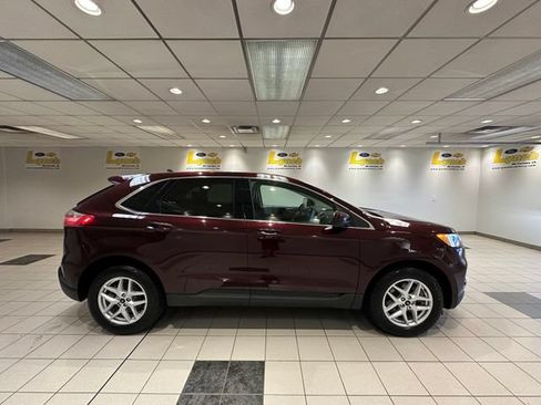 Used 2024 Ford Edge SEL w/ Convenience Package AWD/4WD image 3