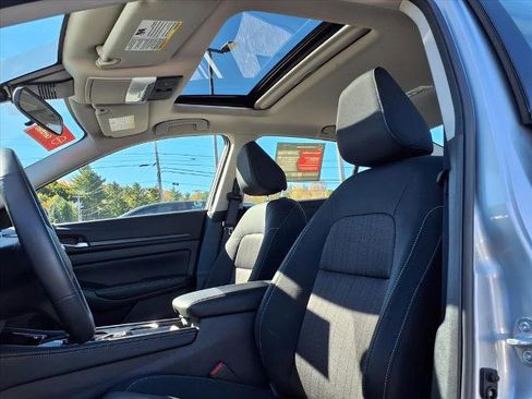 Certified 2024 Nissan Altima 2.5 SV w/ SV Premium Package image 7