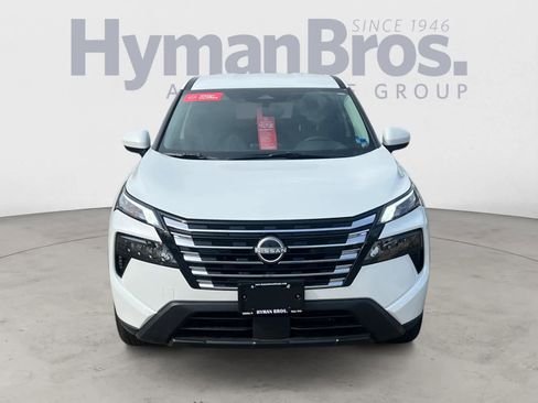 Used 2026 Nissan Rogue SV w/ Cold Weather Package image 9