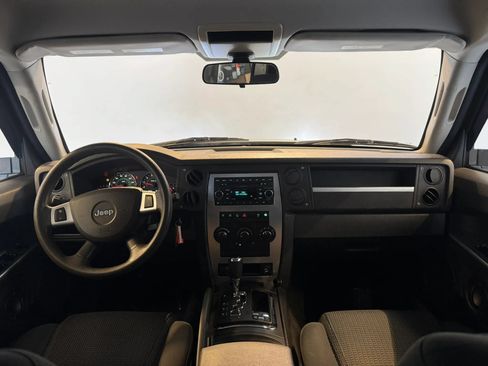 Used 2008 Jeep Commander Sport AWD/4WD image 9