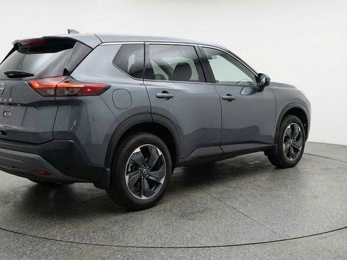 Used 2025 Nissan Rogue SV image 9