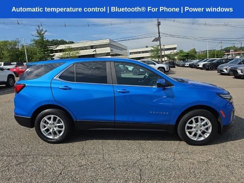 Used 2024 Chevrolet Equinox LT AWD/4WD image 2