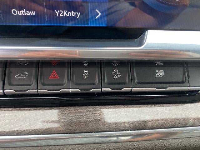 Used 2023 Chevrolet Silverado 1500 LTZ AWD/4WD image 18