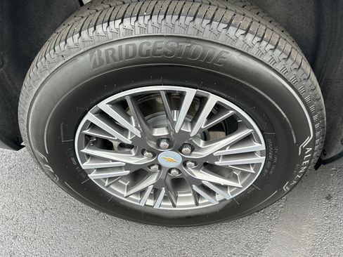 Used 2026 Chevrolet Traverse LT AWD/4WD image 9