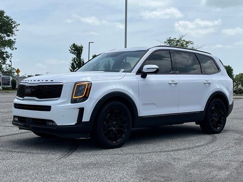Used 2021 Kia Telluride SX w/ SX Prestige Package AWD/4WD image 3