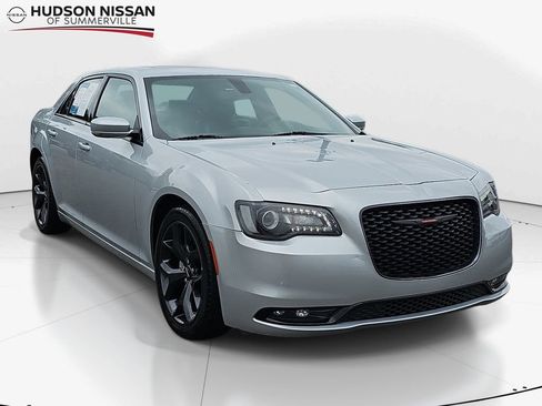 Used 2023 Chrysler 300 S RWD image 1