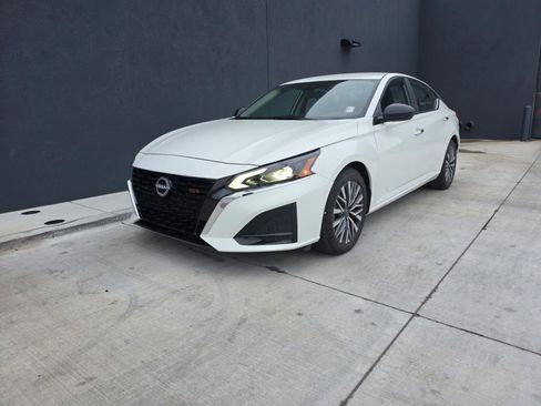Used 2025 Nissan Altima 2.5 SV FWD image 1