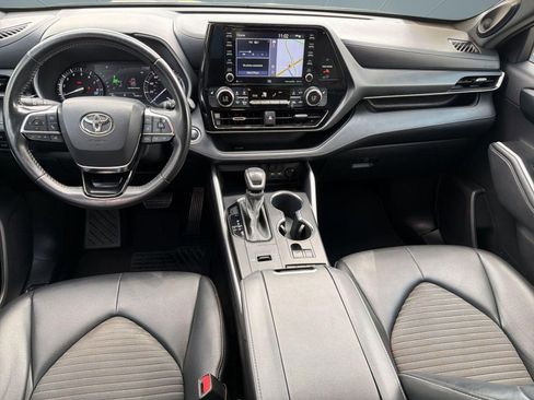 Used 2021 Toyota Highlander XSE FWD image 17