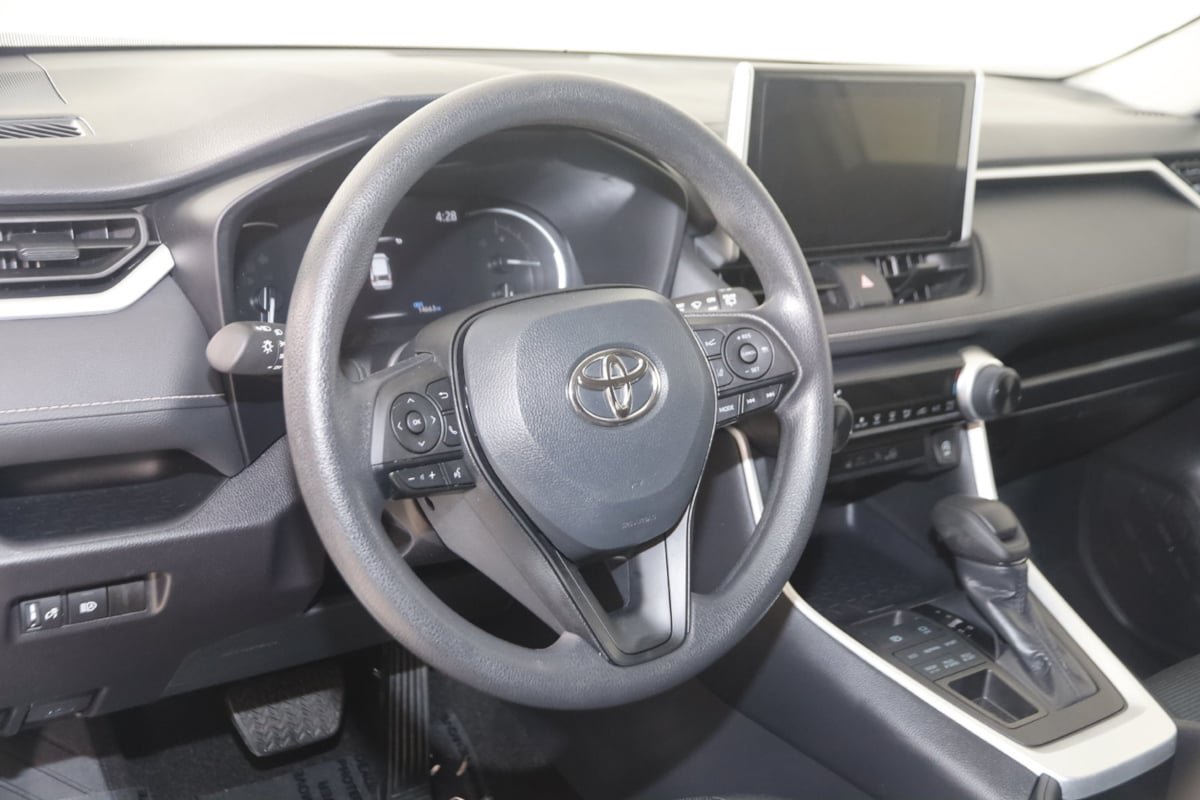 Used 2025 Toyota RAV4 LE AWD/4WD image 6