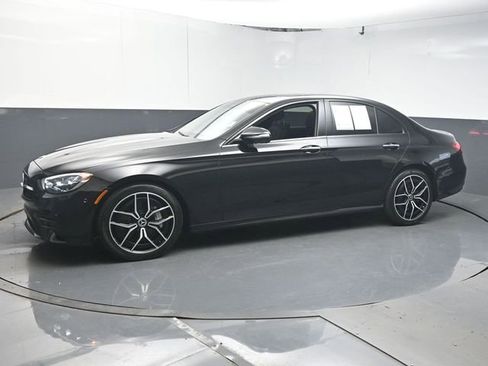 Used 2022 Mercedes-Benz E 350 Sedan image 4