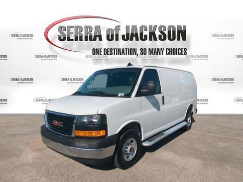 Used 2025 GMC Savana 2500 w/ Driver Convenience Package RWD image 5