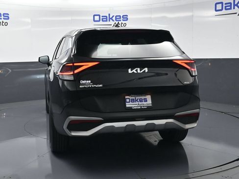 Used 2023 Kia Sportage LX AWD/4WD image 7