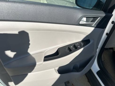 Used 2020 Hyundai Tucson SE image 9