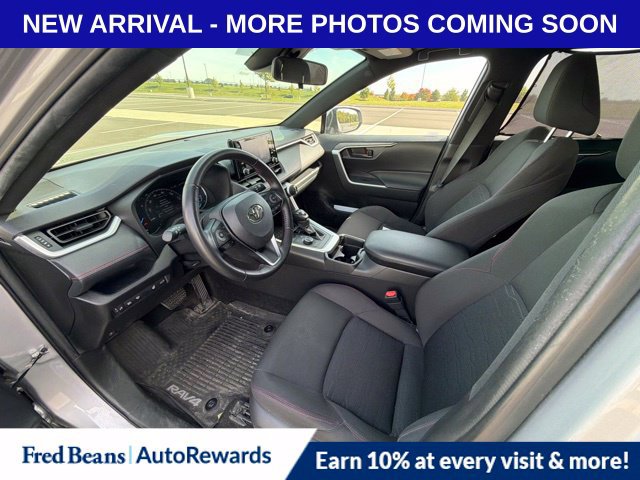 Used 2021 Toyota RAV4 SE w/ Weather & Moonroof Package AWD/4WD image 12