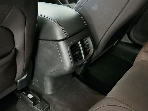 Used 2020 Jeep Cherokee Latitude w/ Cold Weather Group image 27