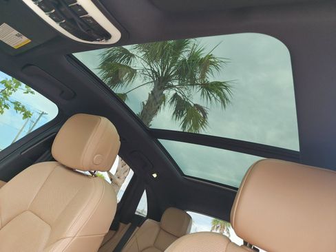 Used 2023 Porsche Macan image 27