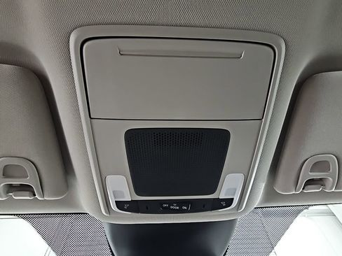 Used 2025 Honda Pilot EX-L image 23