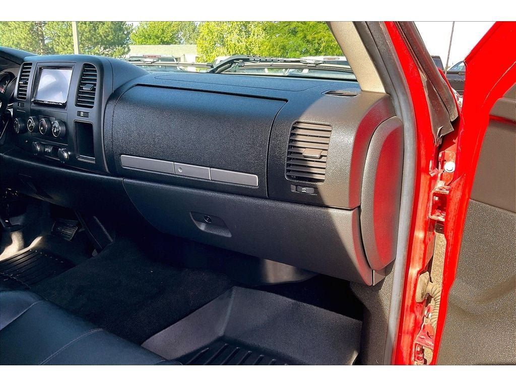 Used 2011 Chevrolet Silverado 2500 LT AWD/4WD image 18