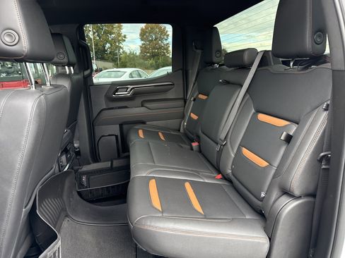 Used 2023 GMC Sierra 1500 AT4 image 13