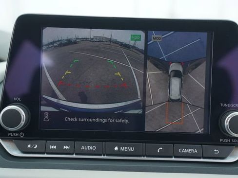 Used 2023 Nissan Rogue SL image 29