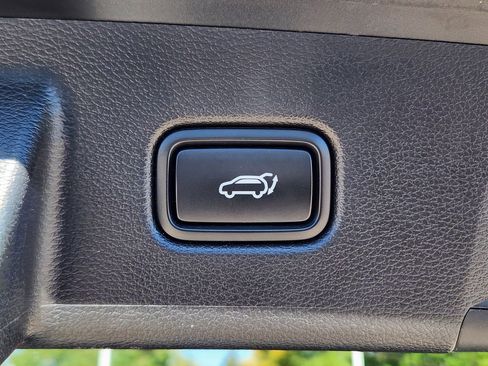 Certified 2022 Kia Telluride SX w/ SX Prestige Package image 17