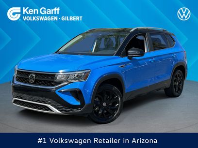 Used 2023 Volkswagen Taos SE w/ Panoramic Sunroof Package