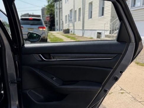 Used 2021 Honda Accord EX-L image 19