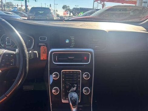 Used 2015 Volvo S60 T6 Platinum FWD image 3