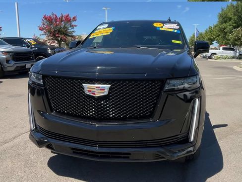 Used 2024 Cadillac Escalade Sport AWD/4WD image 2